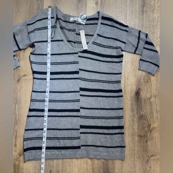 Missä Gray and Black Striped Sweater 🖤🩶 - Picture 3 of 8